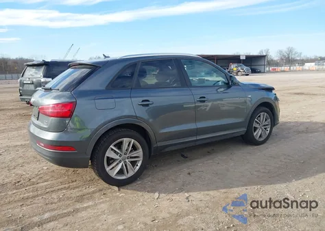 2018 Audi Q3 2.0T Premium/2.0T Sport Premium z USA, uszkodzony, nr VIN WA1ECCFS5JR033705